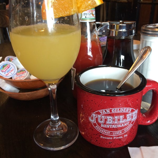 Foto tirada no(a) Jubilee Restaurant por Kathy V. em 5/12/2018