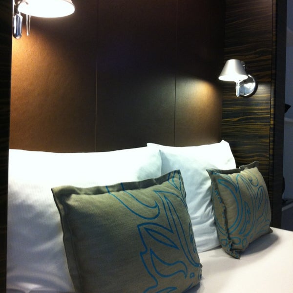 Das Foto wurde bei Hotel Motel One Edinburgh-Royal von Vera O. am 7/1/2013 aufgenommen