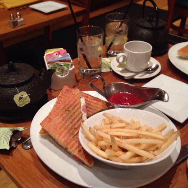 Photo taken at Quattro Caffe by Salem A. on 11/16/2015