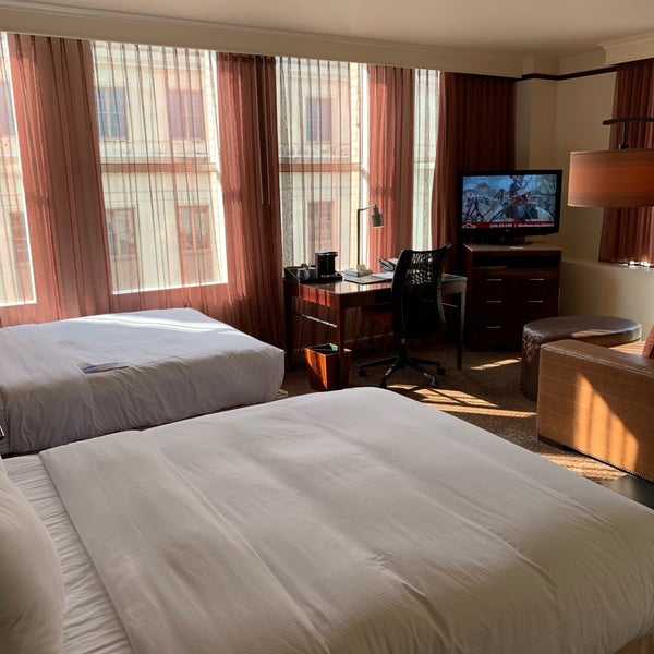 Снимок сделан в Emily Morgan Hotel - A DoubleTree by Hilton пользователем Jane P. 5/6/2019