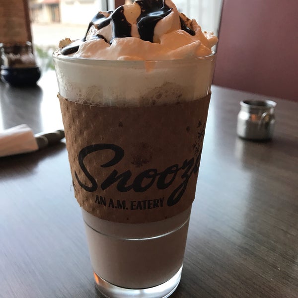 Photo taken at Snooze, an A.M. Eatery by Brent P. on 9/2/2017