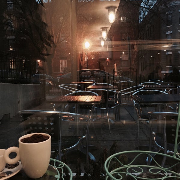 12/16/2015 tarihinde Sunwoo P.ziyaretçi tarafından Three Fifty Bakery and Coffee Bar'de çekilen fotoğraf