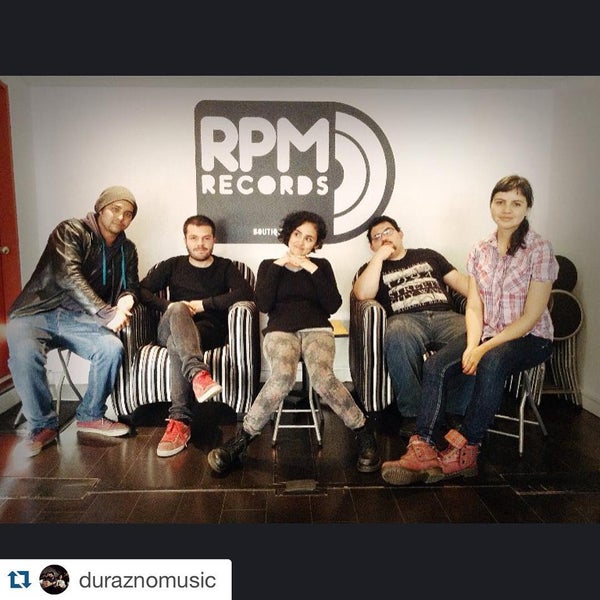 รูปภาพถ่ายที่ RPM Records BOG โดย RPM R. เมื่อ 8/22/2015