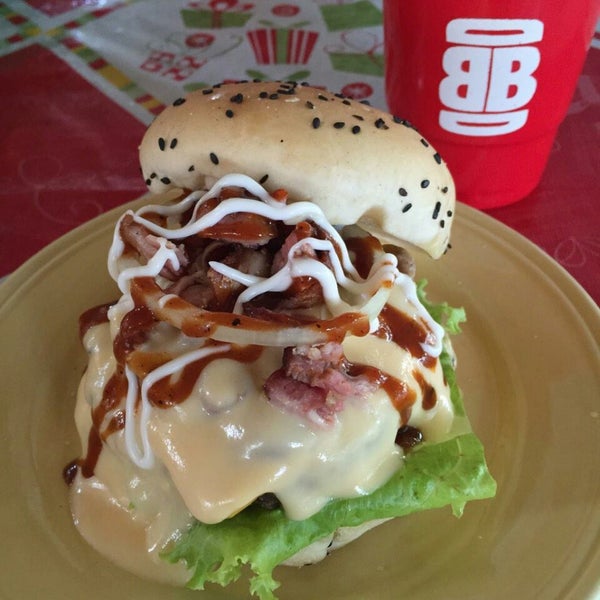 Das Foto wurde bei Backyard Burgers von Patrisha R. am 12/10/2014 aufgenommen
