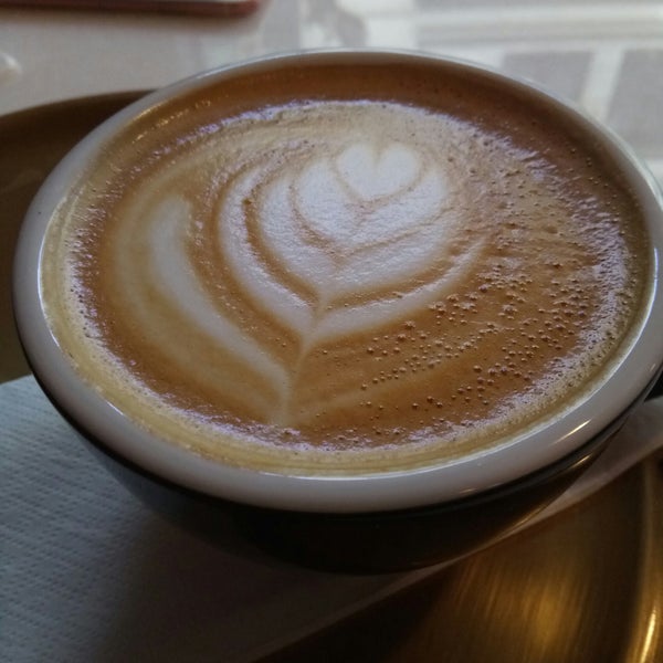 รูปภาพถ่ายที่ BORDERLINE Coffee โดย Recep V. เมื่อ 11/3/2017