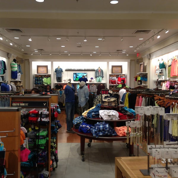 American Eagle Outfitters Clothing Store in Willowbrook Mall