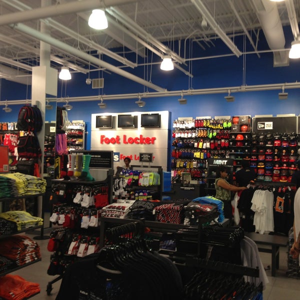 Foot Locker on X: CONNECTICUT: Check out the new House Of Hoops at West Farms  Mall in Farmington.  / X