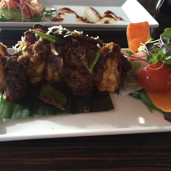 3/22/2015 tarihinde Bandar B.ziyaretçi tarafından Spice Affair Beverly Hills Indian Restaurant'de çekilen fotoğraf