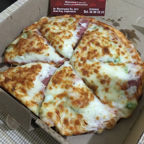 Muy recomendable la pizza 🍕 ranchera. El individual está de buen tamaño.