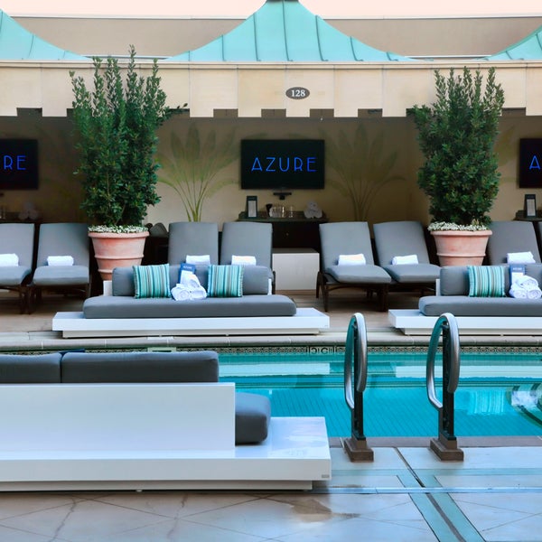 Photo taken at Azure Luxury Pool (Palazzo) by Azure Luxury Pool (Palazzo) on 9/25/2014