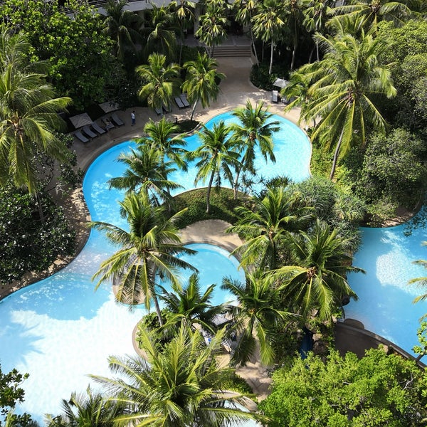 Foto diambil di Garden Pool @ Hilton Phuket Arcadia Resort &amp; Spa oleh Daniel N. pada 4/20/2019