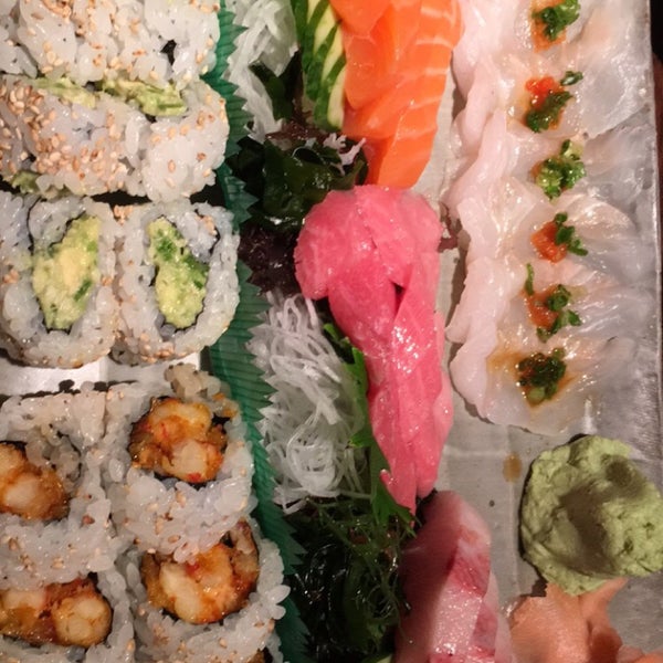 11/11/2015 tarihinde Alis W.ziyaretçi tarafından Sushi Sake'de çekilen fotoğraf