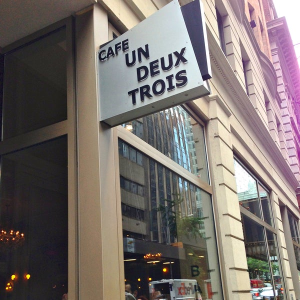 A great place for pre-theater dinner.  Try the prix fixe menu for $28.  Try the Pate and the Leg of Lamb.