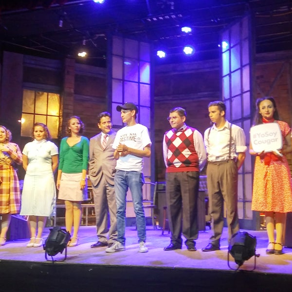 Teatro lleno en función de National Pastime. :D