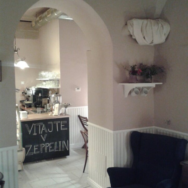 Foto diambil di Zeppelin Café &amp; Souvenirs oleh Katka P. pada 3/11/2014