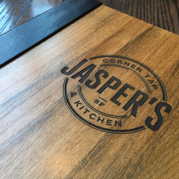Photo prise au Jasper&#39;s Corner Tap and Kitchen par Cluster F. le4/25/2019