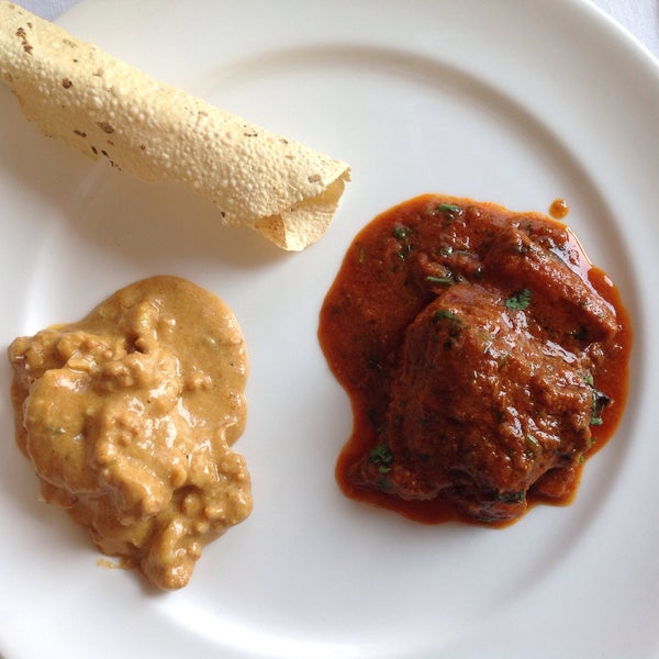 Le restaurant confortable propose des spécialités indiennes, savoureuses, préparées dans des conditions sanitaires louables à Johdpur, tels le butter chicken ou l'agneau en sauce. À recommander.