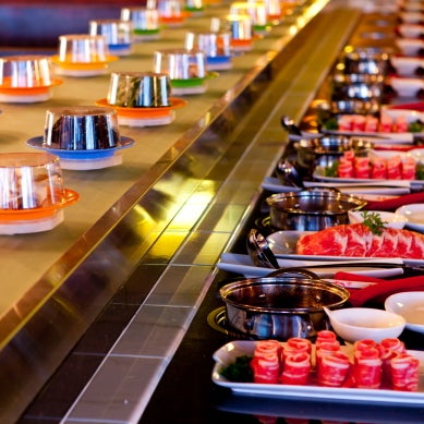 Foto tirada no(a) Akai Ryu Shabu &amp; Sushi Restaurant por Akai Ryu Shabu &amp; Sushi Restaurant em 9/26/2014