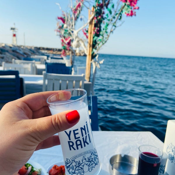 Foto diambil di Denizkızı Restaurant oleh Necmiye pada 9/11/2022