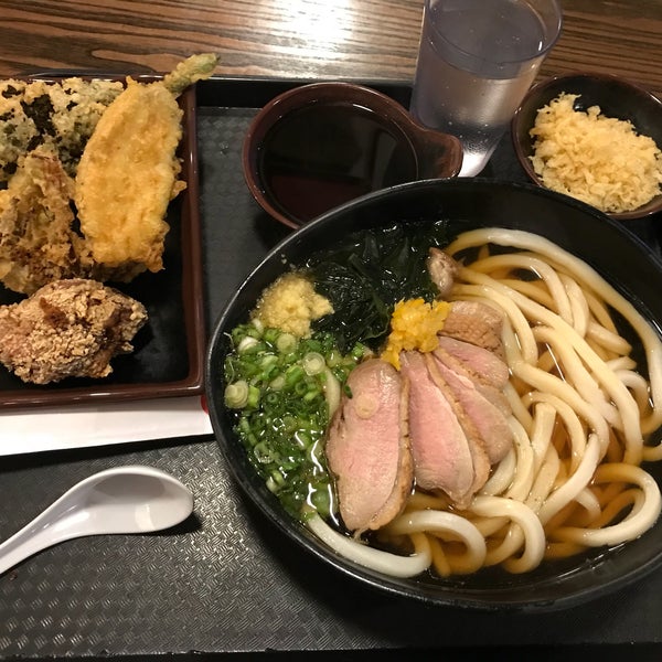 Photo taken at U:Don Fresh Japanese Noodle Station by Alex C. on 1/28/2018