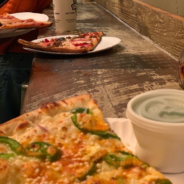 Foto diambil di Five Points Pizza oleh Mohrah pada 3/24/2019