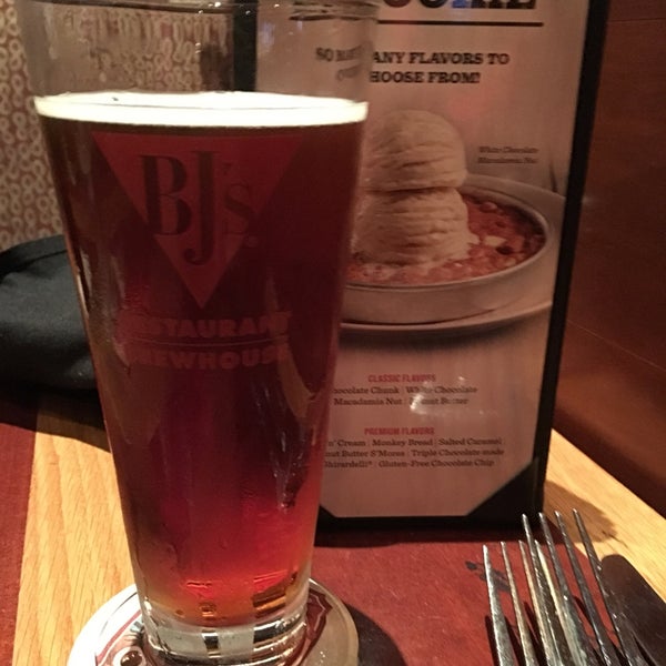 Photo taken at BJ&#39;s Restaurant &amp; Brewhouse by Ann O. on 10/14/2017