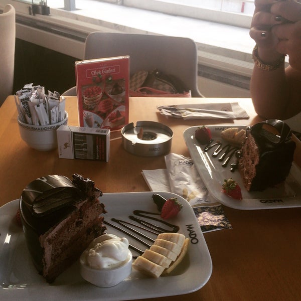 รูปภาพถ่ายที่ Mado Cafe โดย dryhemsire เมื่อ 8/22/2015