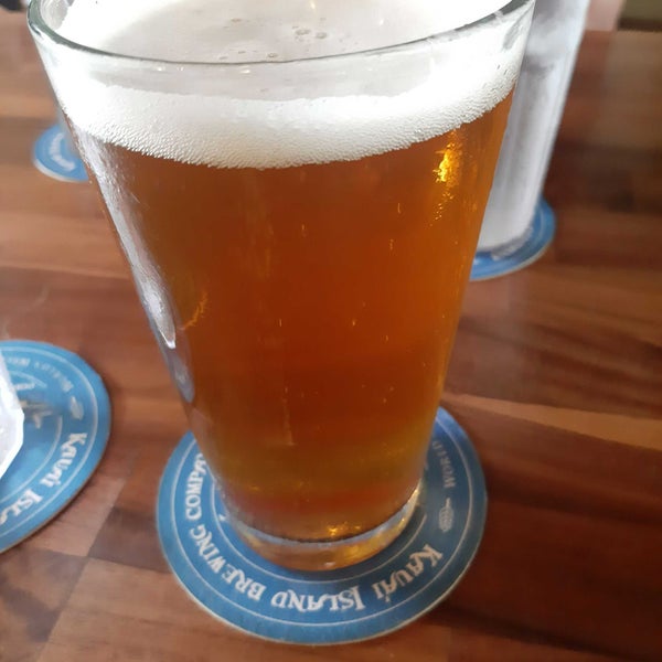 Photo taken at Kauai Island Brewery &amp; Grill by Dave S. on 4/26/2022