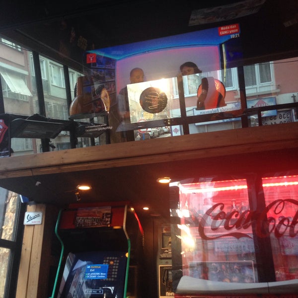 5/10/2015 tarihinde Kübra K.ziyaretçi tarafından Hollywood Burger Diner &amp; Steakhouse'de çekilen fotoğraf