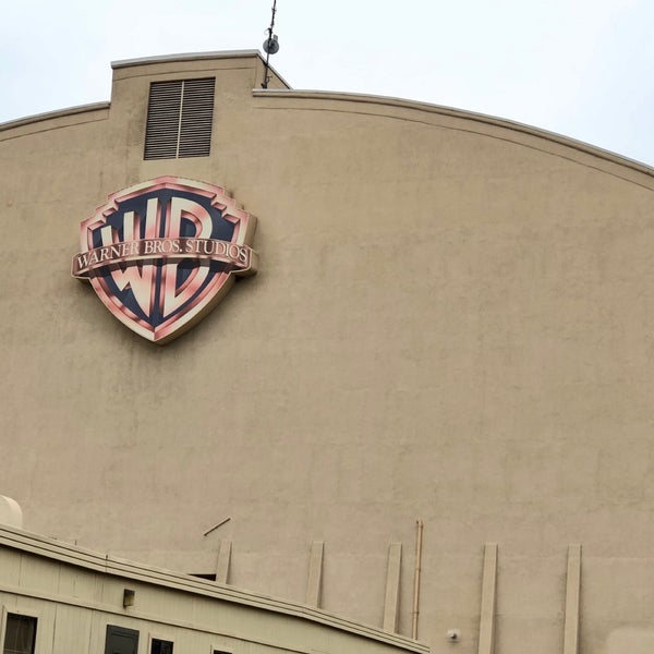 Photo taken at Warner Bros. Studio Tour Hollywood by Eliza C. on 6/3/2019