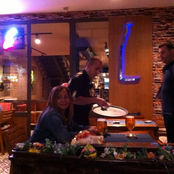 Das Foto wurde bei Cenya Restaurant von Nilgün A. am 10/1/2014 aufgenommen