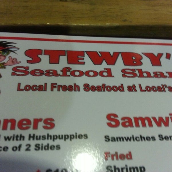 รูปภาพถ่ายที่ Stewby&#39;s Seafood Shanty โดย Sue H. เมื่อ 5/22/2013