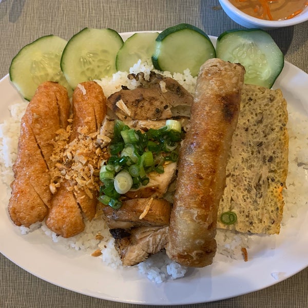 Das Foto wurde bei Golden Deli Vietnamese Restaurant von Joe P. am 12/30/2019 aufgenommen