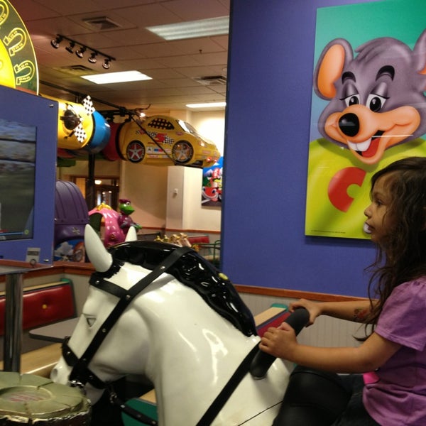 Chuck E. Cheese North Bergen'de Oyun Salonu