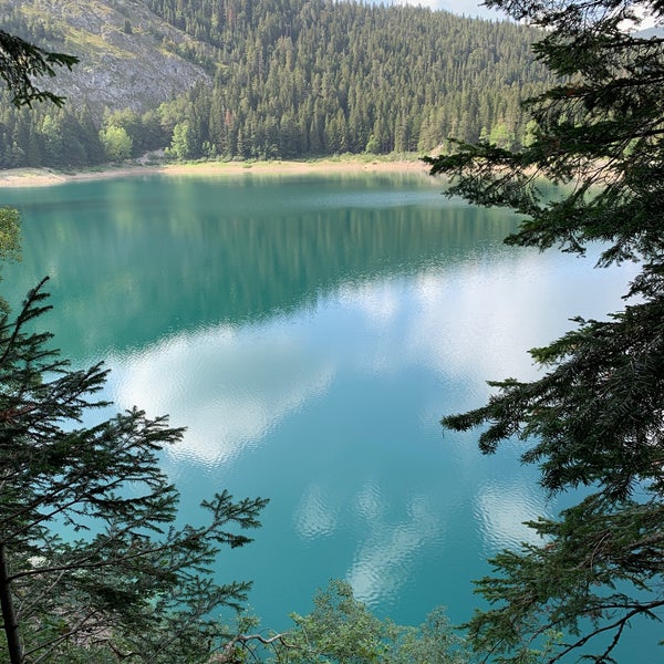 Crno jezero весной