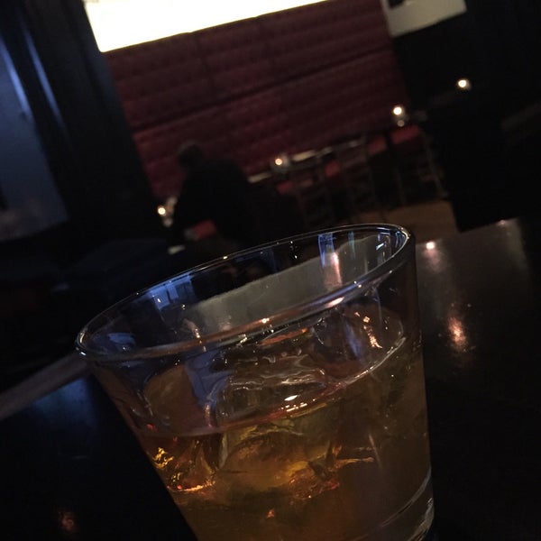 Foto tirada no(a) Sidebar at Whiskey Row por Francesca F. em 2/13/2015