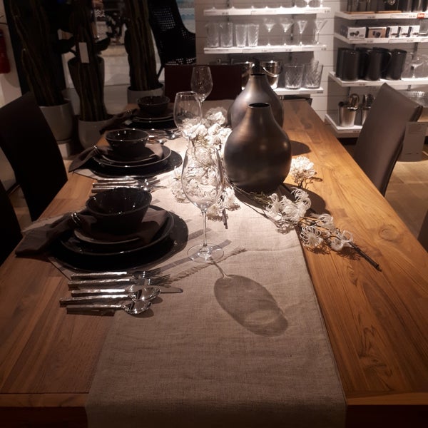 Crate&Barrel Furniture / Home Store in Orchard Road