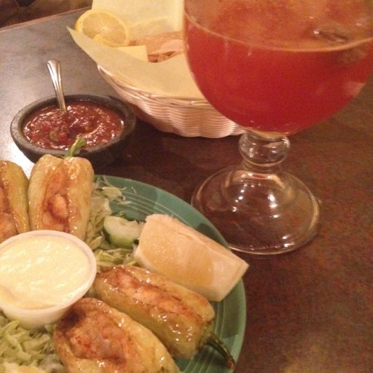 3/23/2012 tarihinde Sylvia R.ziyaretçi tarafından El Mexicali Cafe II'de çekilen fotoğraf