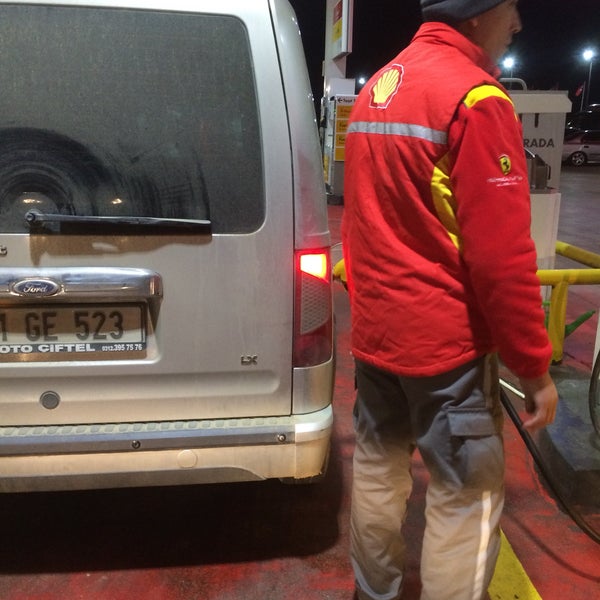 Photo taken at Shell by Emre A. on 1/21/2018