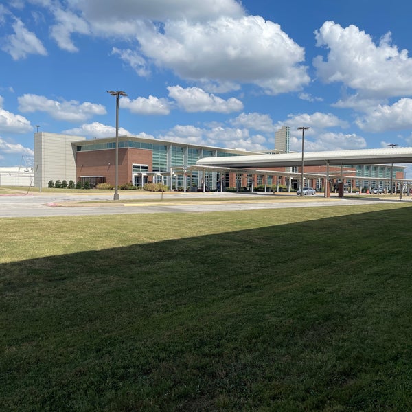 Foto diambil di Northwest Arkansas Regional Airport (XNA) oleh James E. pada 9/16/2021