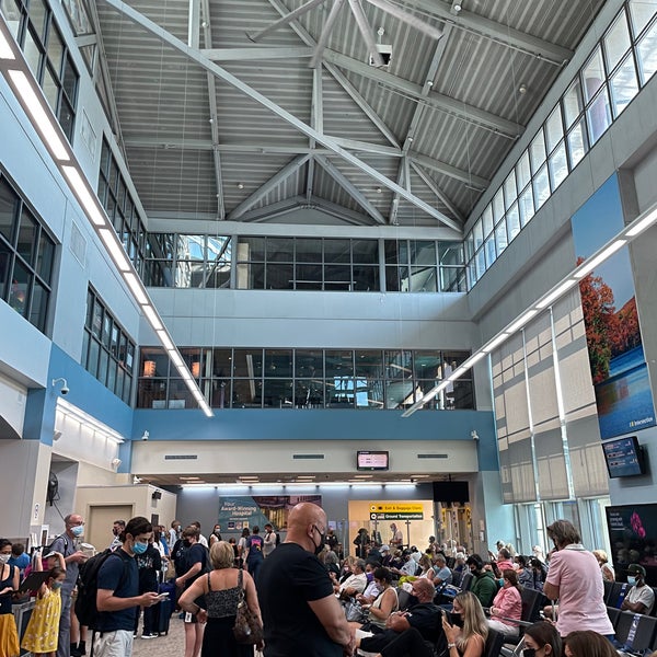 Снимок сделан в Westchester County Airport (HPN) пользователем James E. 8/13/2021