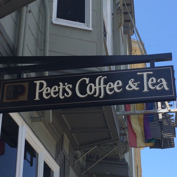 Foto diambil di Peet&#39;s Coffee &amp; Tea oleh James E. pada 5/29/2014