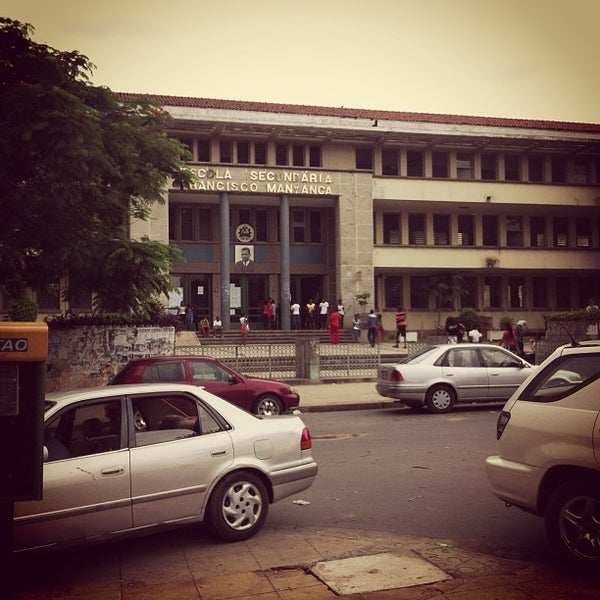 Escola Secundària Francisco Manyanga - High School in Maputo