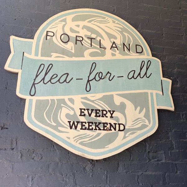 Foto diambil di Portland Flea-for-All oleh Nicholas C. pada 8/14/2022