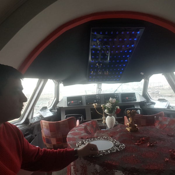 Foto diambil di Airbus Cafe &amp; Restaurant oleh Günlük Ev B. pada 4/26/2019