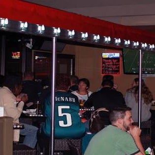 Photo taken at Steppy&#39;s Sports Bar &amp; Grill by Steppy&#39;s Sports Bar &amp; Grill on 9/29/2014