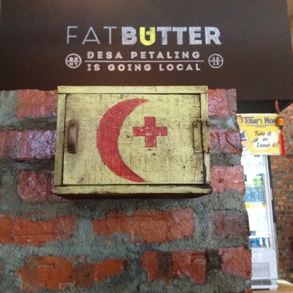 รูปภาพถ่ายที่ Fat Butter Restaurant โดย Leeanna C. เมื่อ 2/16/2014