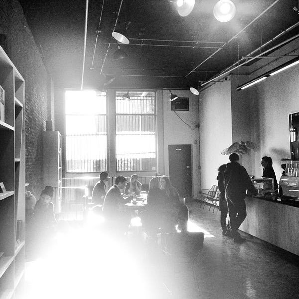1/22/2013にNoah L.がHappy Bones Coffeeで撮った写真