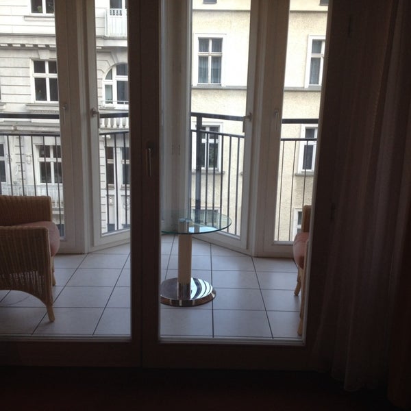 5/5/2014 tarihinde Anna K.ziyaretçi tarafından HSH Hotel Apartments Mitte'de çekilen fotoğraf