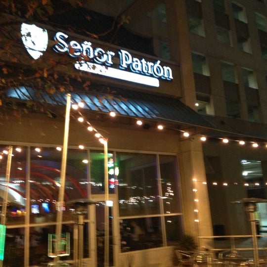 Снимок сделан в Senor Patron пользователем Carlton M. 12/7/2012